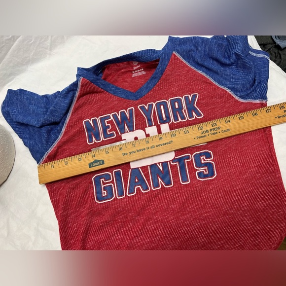 New York Giants V-Neck T-Shirt - Picture 9 of 9